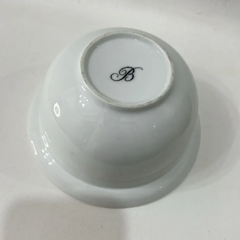 Bellagio Bowl 24 Oz Modern White Serving Bowl 3 1/4 Inches Tall 6 1/4 In Round